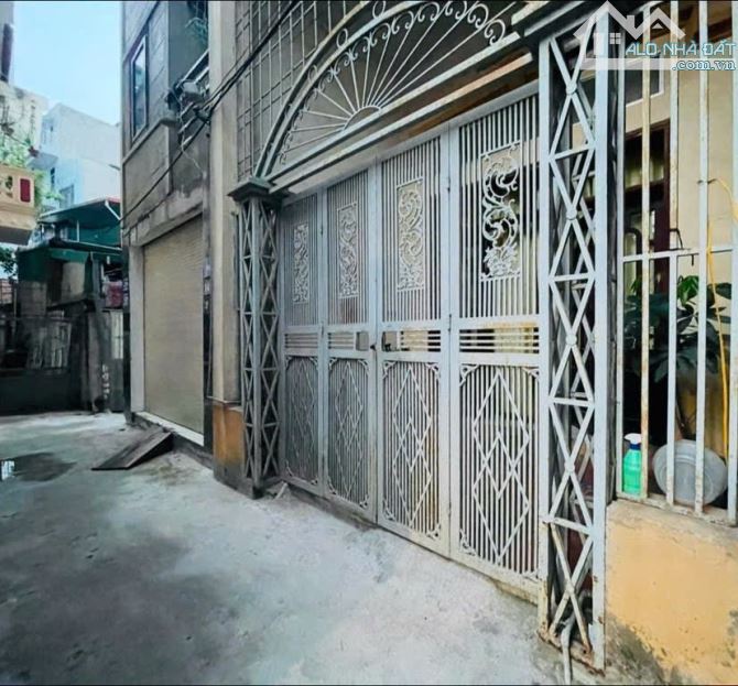 BÁN ĐẤT - TẶNG NHÀ - Ô TÔ ĐỖ CỬA - PHỐ TRẦN CUNG - CỔ NHUẾ - DIỆN TÍCH 55m2