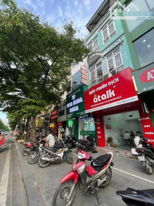 Bán nhà mặt phố Khâm Thiên, vỉa hè 6m, vị trí vàng kinh doanh, 28 tỷ