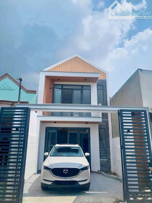 Bán Nhà 1 Trệt 1 Lầu, 1 Sẹt 100m Đường Đồng Khởi, Sau Lưng Cây Xăng 26 Và Chợ 26