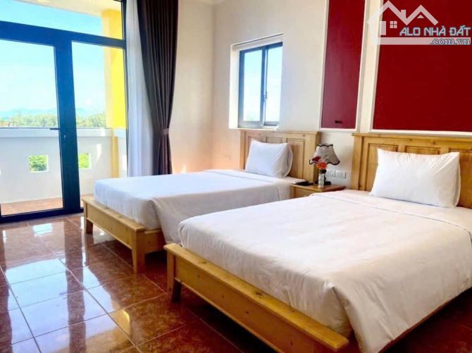 CHUYỂN NHƯỢNG GẤP KHÁCH SẠN 5 TẦNG - 36 PHÒNG - GẦN BIỂN CỬA ĐẠI HỘI AN - VỊ TRÍ VÀNG - DO