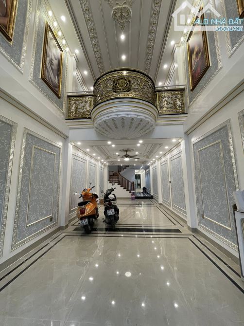 BÁN NHÀ TRẦN ĐẠI NGHĨA, HAI BÀ TRƯNG, VỈA HÈ,NGÕ THÔNG, ÔTÔ, 8T THANG MÁY, 120M2 - MT4.5M.