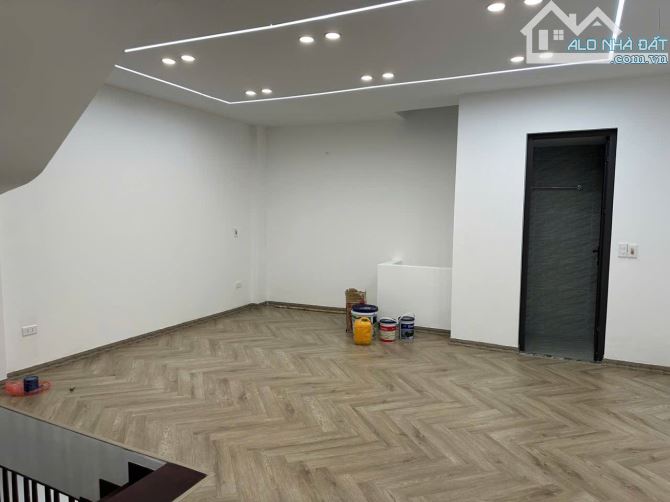 Chính chủ bán nhà dân xây mới 6 tầng, 56m, gần hồ điều hoà, ô tô VF3 vào nhà, Quan Nhân - 10