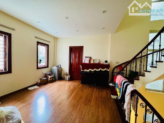 Bán nhà nguyễn văn cừ 302m2 xây 3 tầng , ngõ ô tô tránh , kinh doanh - 11