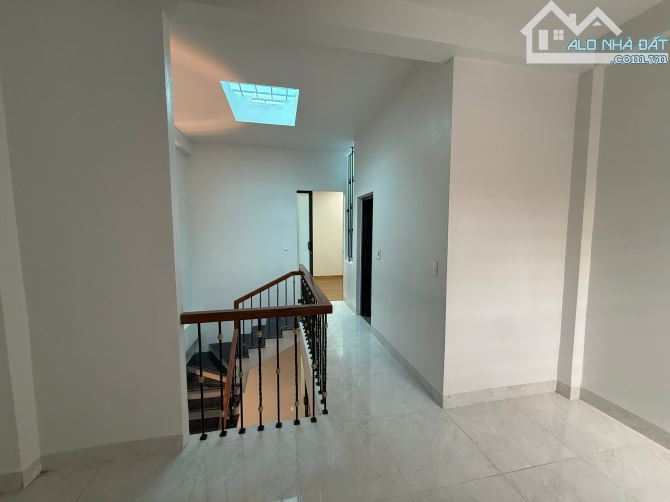 Bán nhà 3 tầng làn 2 Hoàng Hoa Thám, ngõ ô tô, dt 43m2, mt 4.35m, ĐB giá 4.35 tỷ - 1