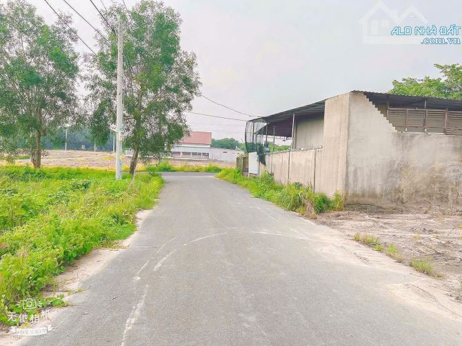 LÔ ĐẤT ĐẸP HƠN 1 MẪU LIỀN KỀ CAO TỐC, SẴN THỔ CƯ, KHU DÂN CƯ ĐÔNG, GẦN CHỢ VÀ TỈNH LỘ 328 - 1
