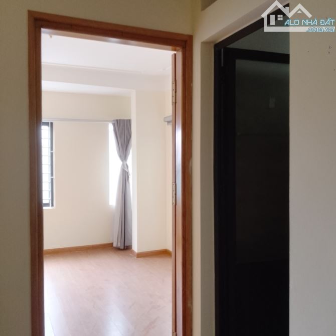 Đống đa Trường Chinh trc nhà thoáng sáng bà gác đỗ cửa 5 tầng 50m chỉ 7.7 tỷ - 1