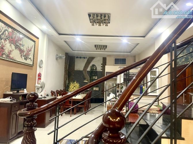 Bán nhà mới 4 tầng đường ô tô Ung Văn Khiêm .Diện tích 103 m2. Giá 18.5 tỷ ,P17 Bình Thạnh - 1