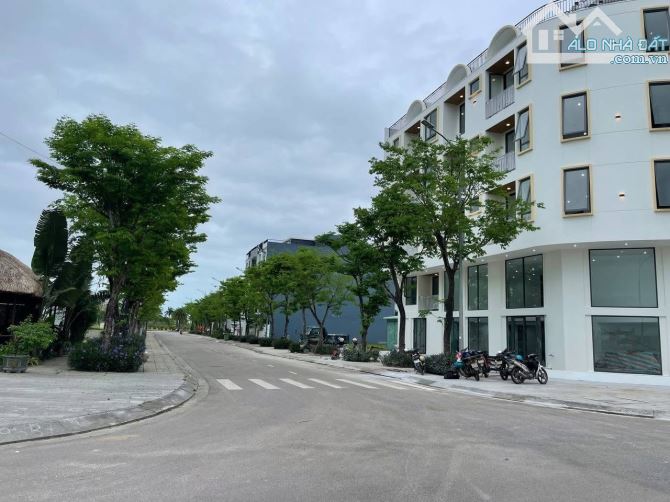 LÔ GÓC SIÊU ĐẸP NGAY ADB- DT 225m2- Giá 5,1 tỷ - 1