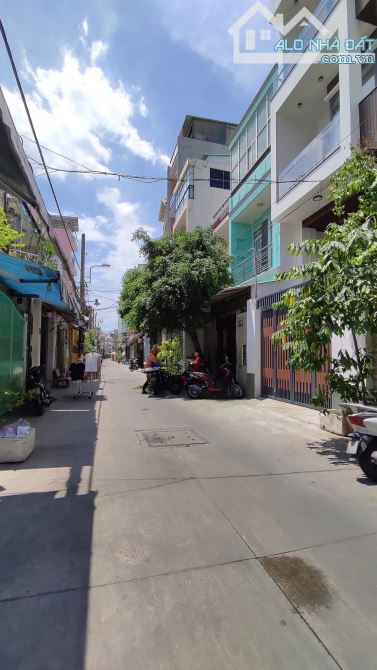 Bán nhà hẻm 7m Khuông Việt Tân Phú 4.4x22m đúc 2 lầu giá 10.8 tỷ TL (cách Hòa Bình 500m) - 1