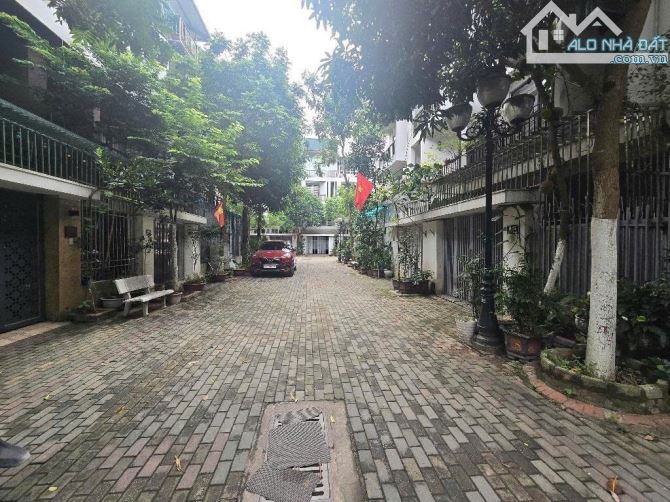 KĐT AO SÀO -GIÁ RẺ NHẤT KHU-PHÂN LÔ-Ô TÔ TRÁNH-VÍP-VỪA Ở VỪA KINH DOANH-70M2-MT5M-20,5 TY - 1