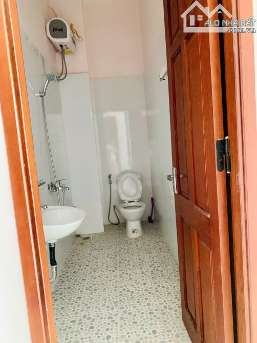 Bán Nhà nghỉ 3,5 tầng . Đường Đinh Công Trứ dt đất 100m2 - 1