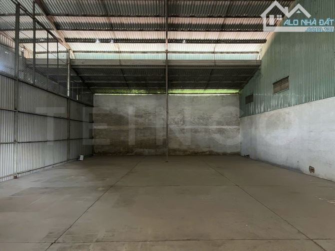 Kho xưởng 300m² có điện 3 pha, gần trường Đại học Y Dược - 1