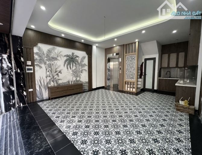 Bán nhà 6 tầng Ngô Gia Tự, Long Biên - thang máy - ô tô vào nhà - lô góc. 42m2, giá 8.tỷ - 1