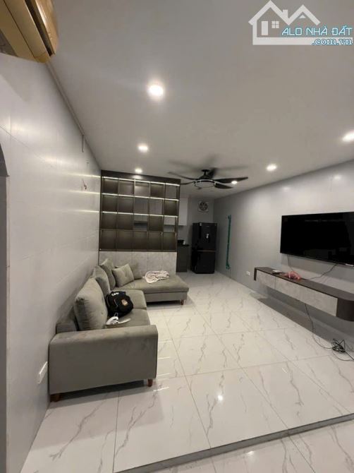 Bán nhà phố Trần Khát Chân 42m2, cách mặt phố vài chục mét, mặt tiền 5.2m, đườn - 1