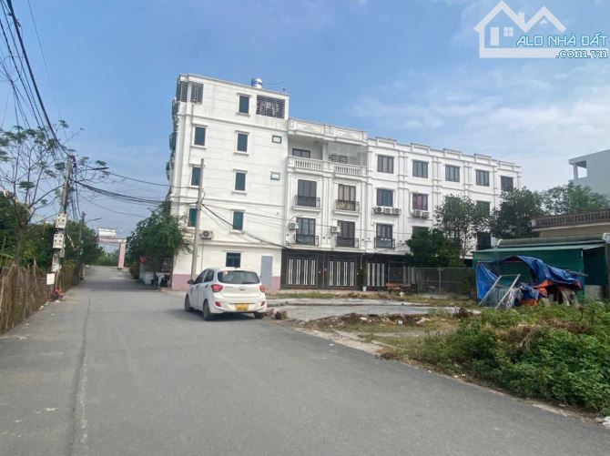 Cực hiếm, bán đất Thị trấn Chúc Sơn, Chương Mỹ 50m2 đường 10m lô góc kinh doanh - 1
