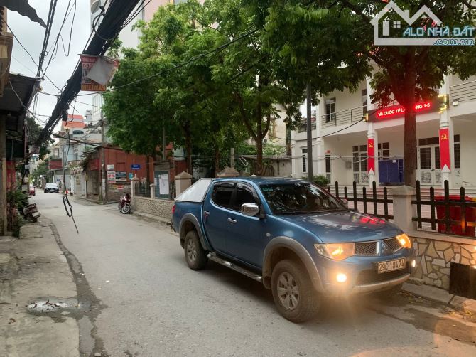 BÁN BIỆT THỰ NGỌC THỤY LONG BIÊN 36TỶ 200m, 5 tầng, Ô Tô, KD , Vỉa hè, giáp Hồng Tiến - 1