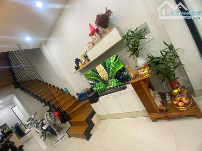 Hàng HOT , nhà đẹp HÀ HUY GIÁP - HẺM 7m- 3 TẦNG SÁT NGÃ 4 GA -💰 5.3 tỷ - 1