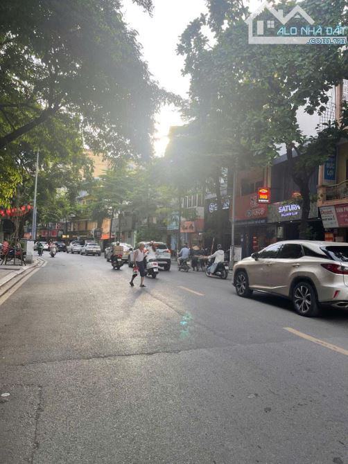 Bán nhà mặt phố Khâm Thiên, vỉa hè 6m, vị trí vàng kinh doanh, 28 tỷ - 1