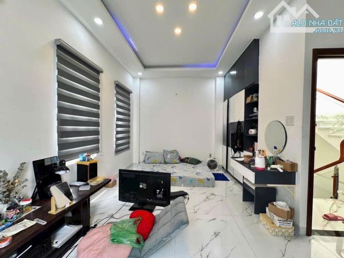 CÁCH MẶT TIỀN NGUYỄN VĂN ĐẬU 10M - 5 TẦNG MỚI ĐẸP 39M2, NGANG 5.2M, SỔ VUÔNG - Ô TÔ 4CHỖ - 1
