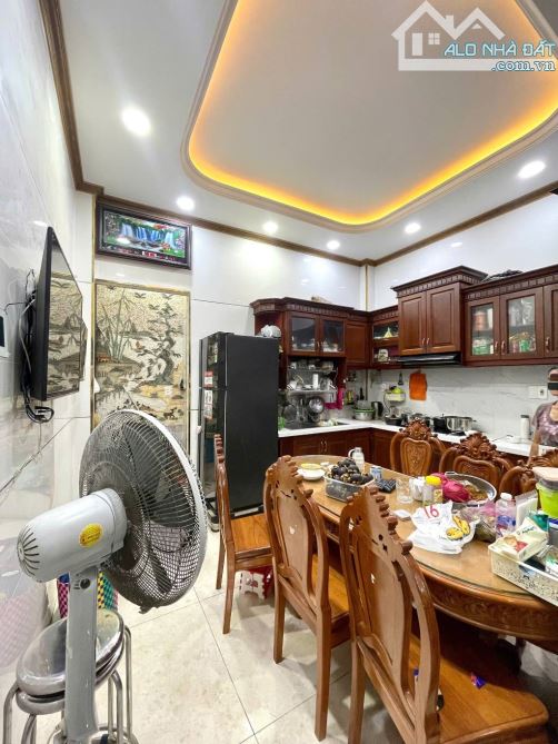 GIÁ 7 TỶ-LÊ VĂN QUỚI- BÌNH TÂN-  4 TẦNG - TIỆN Ở VÀ KINH DOANH - 1