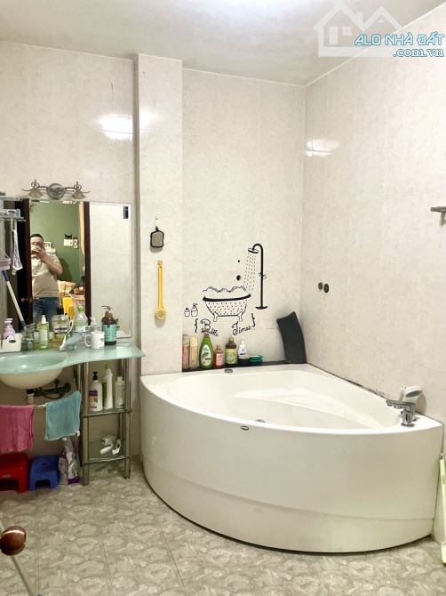 Bán nhà mới 4 tầng đường ô tô Ung Văn Khiêm .Diện tích 103 m2. Giá 18.5 tỷ ,P17 Bình Thạnh - 12