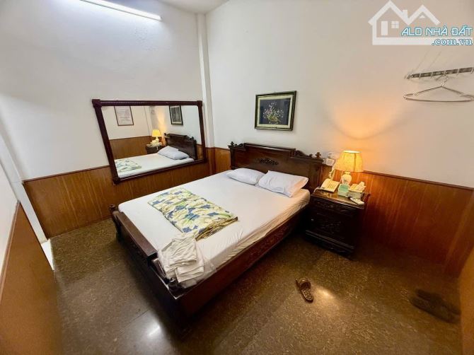 Chính chủ bán nhà dân xây 5 tầng, 39m, ô tô ngủ trong nhà, Nguyễn Chí Thanh, Đống Đa - 2