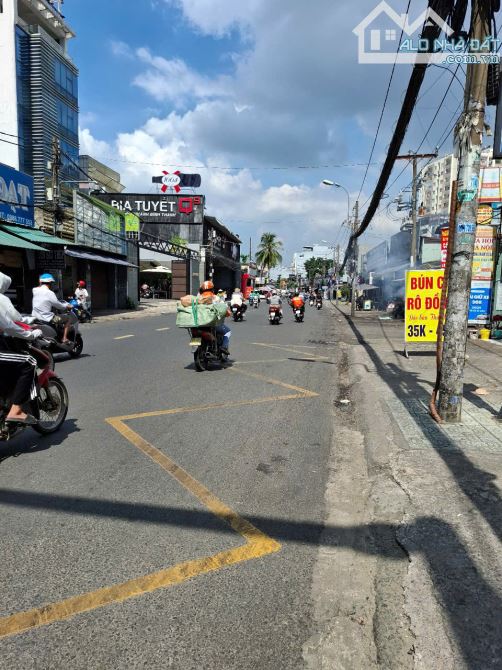 Bán nhà đất 2 tầng mặt tiền Ung Văn Khiêm . Diện tích 93 m2. Giá 11.7 tỷ ,P 17 Bình Thạnh - 2