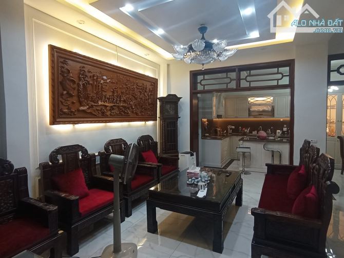 Bân nhà mặt phố VIP Quang Trung, vị trí đẹp, vỉa hè rộng, lý tưởng kinh doanh - 2