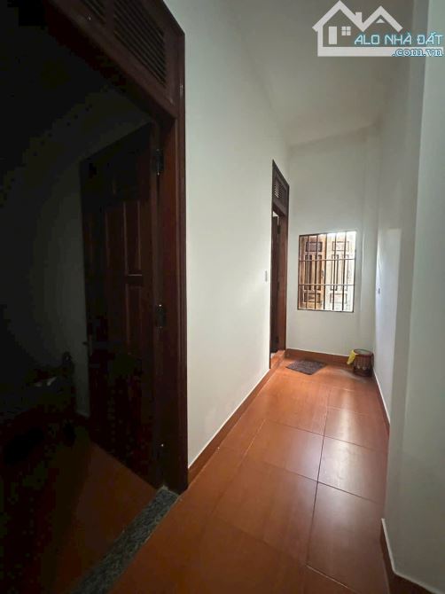 Bán nhà 2 tầng đường Trần Bích San đấu lưng Nguyễn Tất Thành - 2