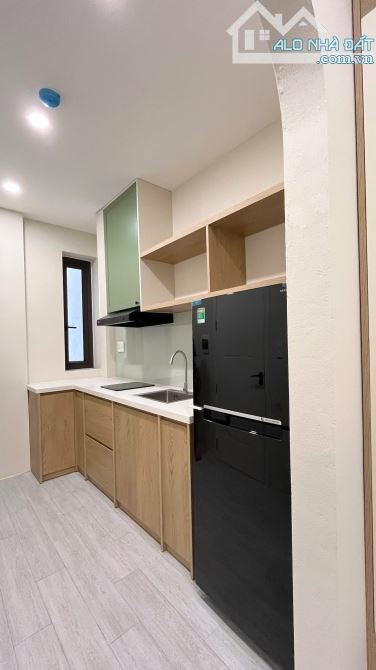 Cho Thuê CCMN Ngõ 414 Đường Láng Đống Đa 30m2 Studio Ban Công Cửa Sổ Thang Máy Gần Chợ - 2