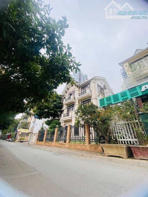 Bán biệt thự tại đường Mễ Trì 200m2, 4 tầng, mt 10.5m, 2 mặt thoáng, chỉ 75 tỷ. - 2