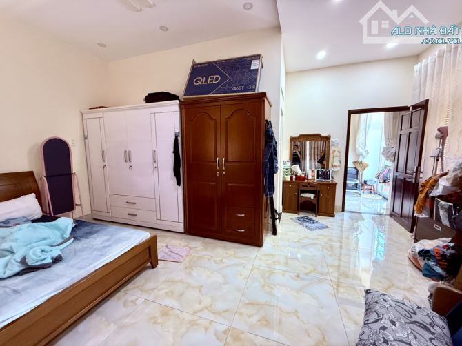 SIÊU PHẨM BIỆT THỰ 2 MẶT TIỀN Quận 8 Ngang Khủng 9m Dài 17m 4Tầng ĐẲNG CẤP CHỈ 15 Tỷ TL - 2
