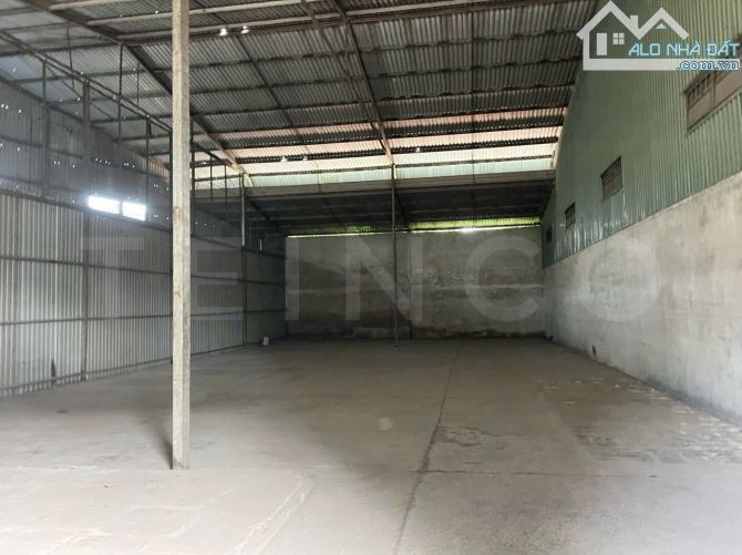 Kho xưởng 300m² có điện 3 pha, gần trường Đại học Y Dược - 2