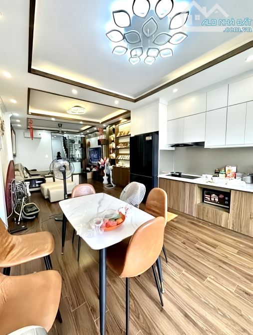 Hoa hậu Giảng Võ, gần phố, ô tô dừng đỗ, 51m*7T thang máy, gara, thông sàn, nở hậu đẹp - 2
