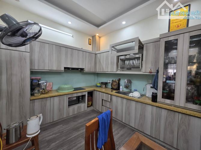 Bán Nhà Long Biên..DT: 42M2 x 4T...MT: 4,1M.... giá 5,3 tỷ - 2