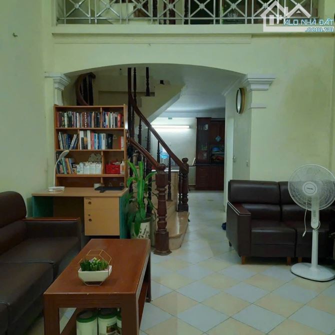 BÁN ĐẤT - TẶNG NHÀ - Ô TÔ ĐỖ CỬA - PHỐ TRẦN CUNG - CỔ NHUẾ - DIỆN TÍCH 55m2 - 2