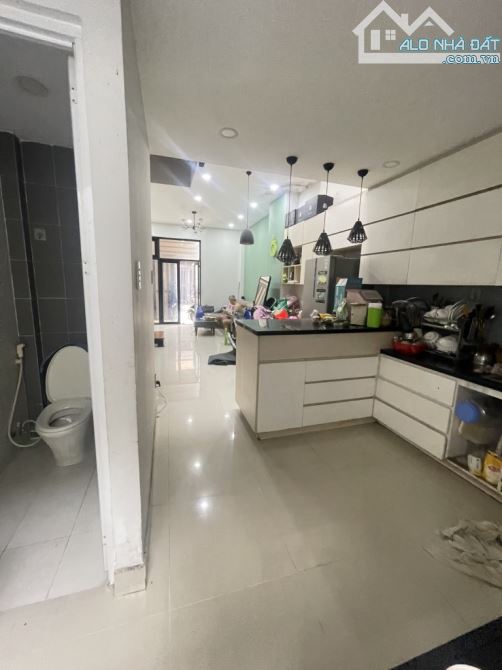 Hàng HOT , nhà đẹp HÀ HUY GIÁP - HẺM 7m- 3 TẦNG SÁT NGÃ 4 GA -💰 5.3 tỷ - 2
