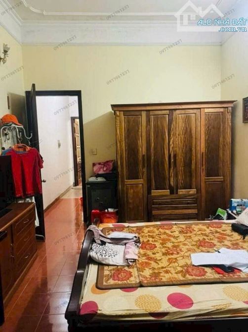 BÁN NHÀ CẦU GIẤY 65m2. LÔ GÓC - 3 MẶT NGÕ - GARA Ô TÔ + MẶT TIỀN RỘNG 6,2m - 2