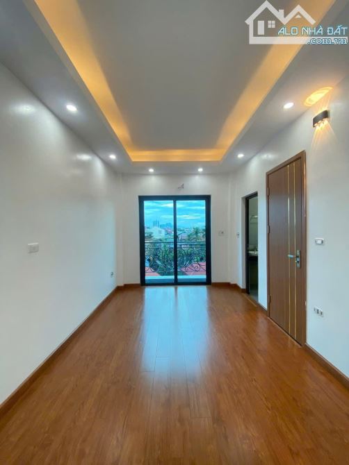 BÁN NHÀ HOÀNG LIÊN - LIÊN MẠC, Ô TÔ ĐỖ CỬA - 30M2, 6 TẦNG, MT 6M, GIÁ 6,6 TỶ - 2