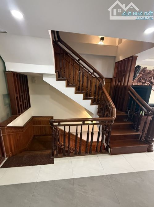 SIÊU HOT-KHU PHÂN LÔ TB- GẦN Q.10-5 TẦNG ĐÚC - Ô TÔ NGỦ TRONG NHÀ- CHỈ NHỈNH 10 TỶ - 2