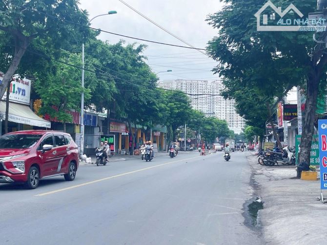 MẶT TIỀN DƯƠNG THỊ MƯỜI Q12 - 100M2 ( 5M X 20M) - ĐƯỜNG 12M CÓ VIA HÈ - 11.98 TỶ. - 2