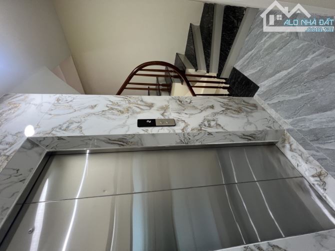 Bán nhà Thạch Bàn ,thang máy 6t , bãi oto cách 30m giá 8,8tỷ - 3