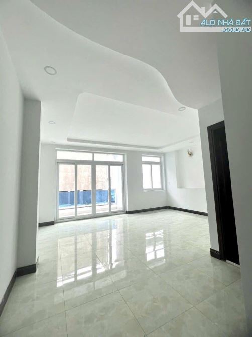 BIỆT THỰ SANG TRỌNG NGAY TRUNG TÂM TTH09 - Q12 - 6x28 - 4 TẦNG - HXT 6PN MASTER - CHỈ 8 Tỷ - 3
