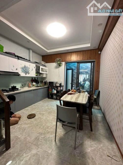 BÁN NHÀ NGUYỄN HOÀNG - FULL ĐỒ - Ở LUÔN - 9,2 TỶ - 3