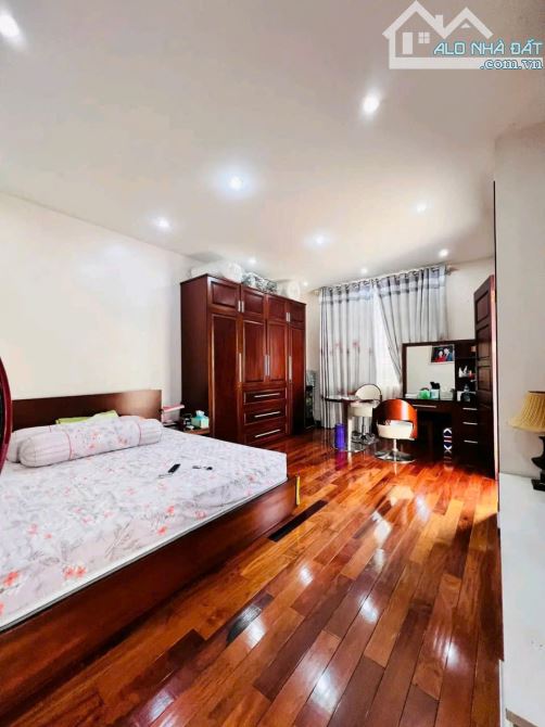 GIẢM SÂU-GẤP BÁN BIỆT THỰ LÀNG VIỆT KIỀU CHÂU ÂU,HÀ ĐÔNG DT 200M 3,5T, MT 10M -HƠN 200TR/M - 3
