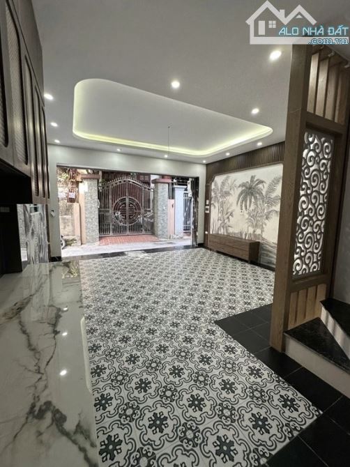 Bán nhà 6 tầng Ngô Gia Tự, Long Biên - thang máy - ô tô vào nhà - lô góc. 42m2, giá 8.tỷ - 3