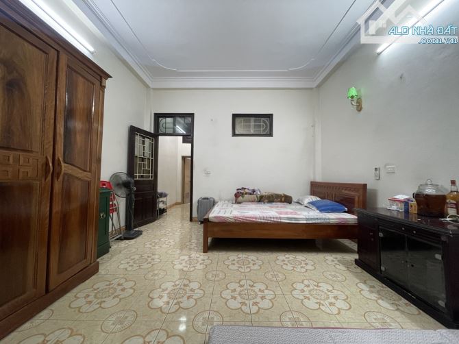 TRƯƠNG ĐỊNH , Ô TÔ ĐỖ CỬA , 36M2 , GIÁ ĐẦU TƯ , 1 NHÀ RA PHỐ , MẶT TIỀN 4,2M , 11,7 TỶ - 3