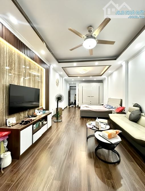 Hoa hậu Giảng Võ, gần phố, ô tô dừng đỗ, 51m*7T thang máy, gara, thông sàn, nở hậu đẹp - 3