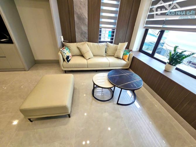 Bán nhà Long Biên 7 tầng siêu đẹp - thang máy - full nội thất - ô tô vào nhà - lô góc - 3