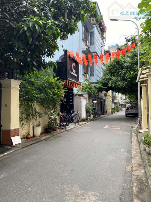 Bán nhà nguyễn văn cừ 302m2 xây 3 tầng , ngõ ô tô tránh , kinh doanh - 3